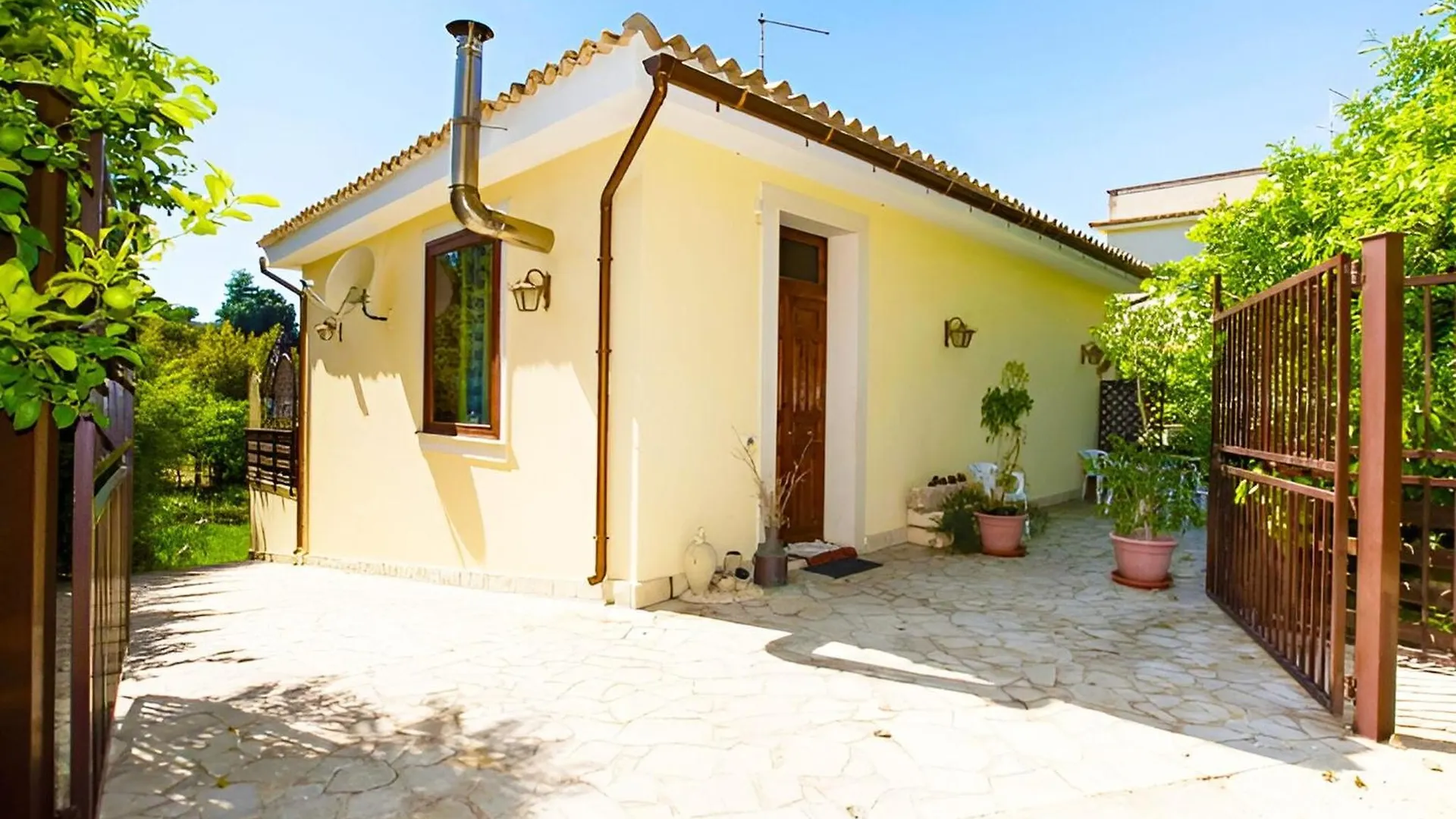 Holiday home Belvilla By Oyo Casa Del Limoneto Noto Marina Lido di Noto Italy